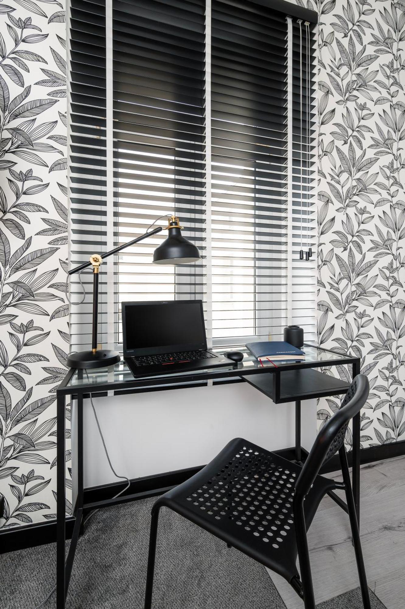 Historic Studio - Top Location, Tram & Shops Nearby, Fabryczna - By Rentujemy Apartment Lodź Bagian luar foto