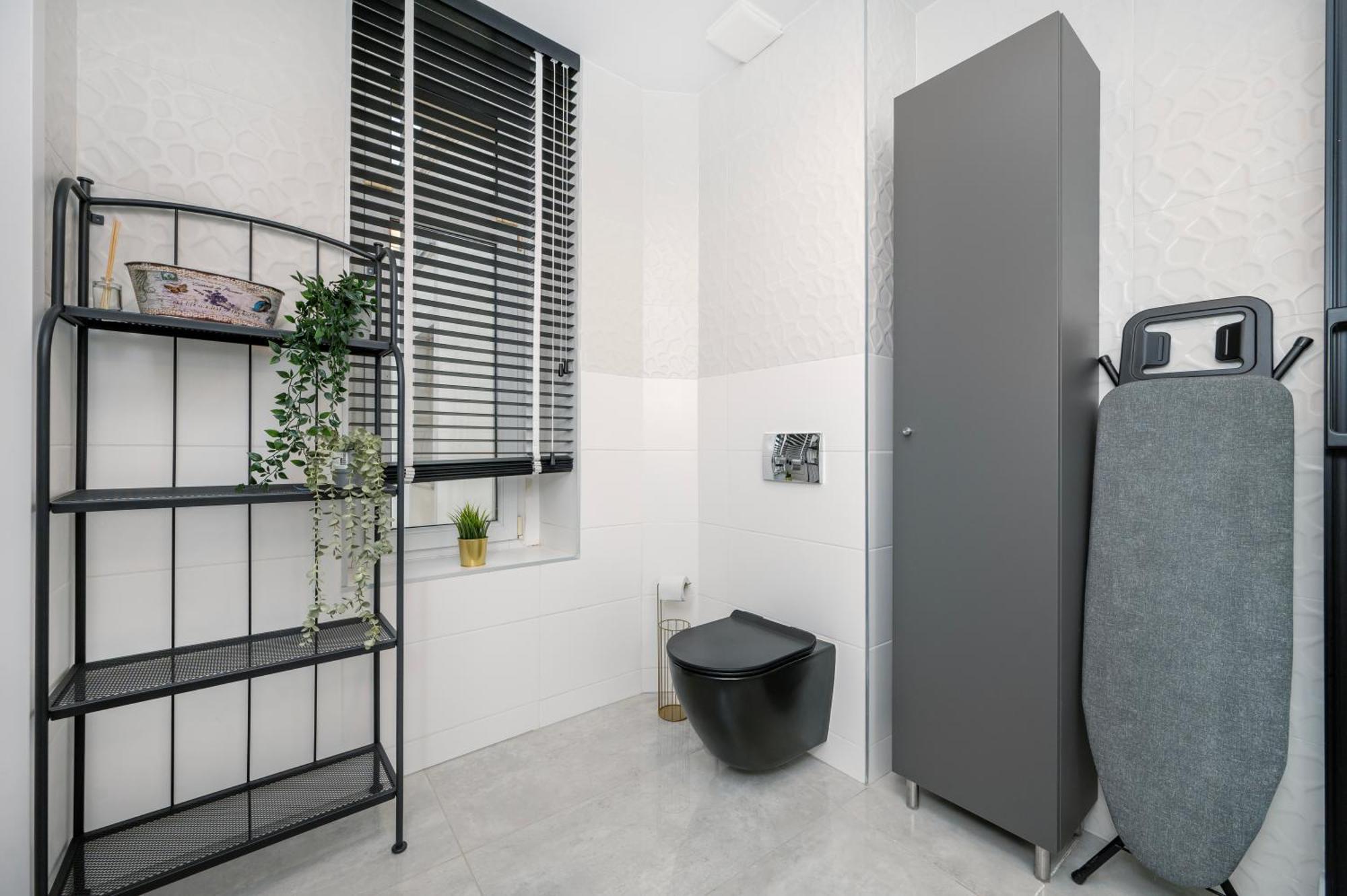 Historic Studio - Top Location, Tram & Shops Nearby, Fabryczna - By Rentujemy Apartment Lodź Bagian luar foto